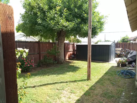 Exterior - 321 N Orange Ave, Exeter, CA 93221 photo 8 of 12