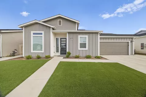 412 E Newton Ave, Visalia, CA 93291