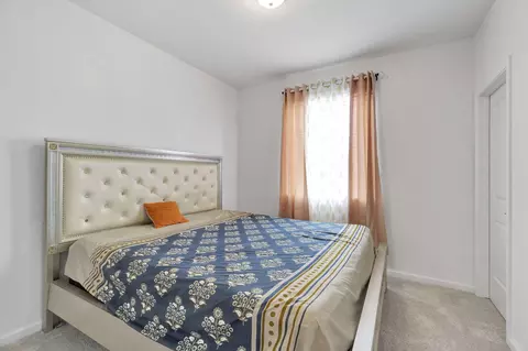 Bedroom - 6188 E Berkeley Ave, Fresno, CA 93727 photo 4 of 5