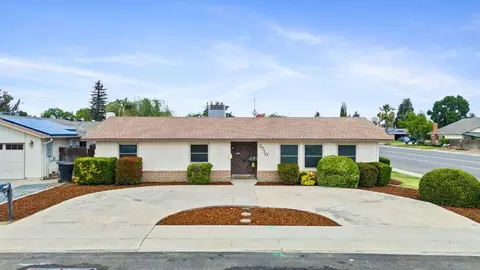 3710 W Evergreen Ave, Visalia, CA 93277