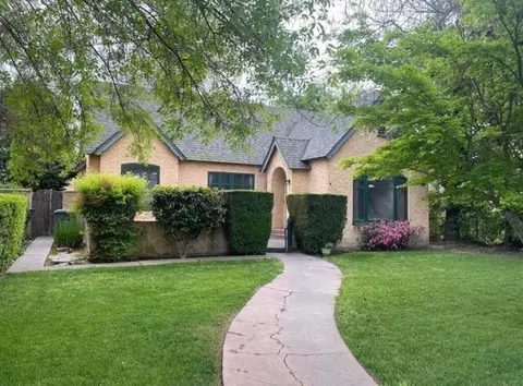 805 W Noble Ave, Visalia, CA 93277