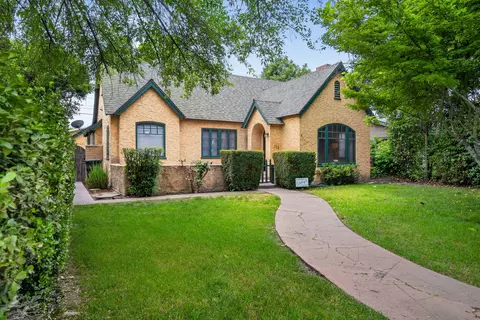 805 W Noble Ave, Visalia, CA 93277