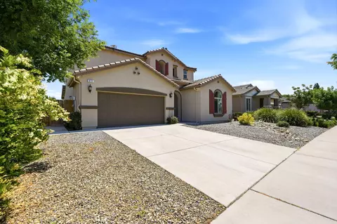 Exterior - 470 Daphne Ln, Lemoore, CA 93245 photo 3 of 6