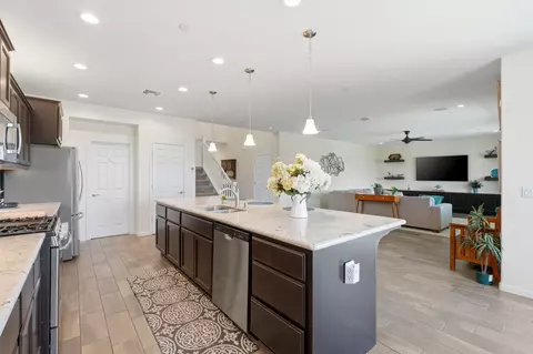 Kitchen - 470 Daphne Ln, Lemoore, CA 93245 photo 3 of 4