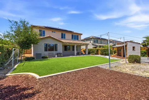 Exterior - 470 Daphne Ln, Lemoore, CA 93245 photo 5 of 6
