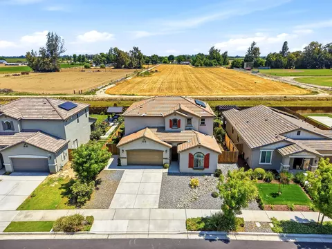 View/Area - 470 Daphne Ln, Lemoore, CA 93245 photo 7 of 7