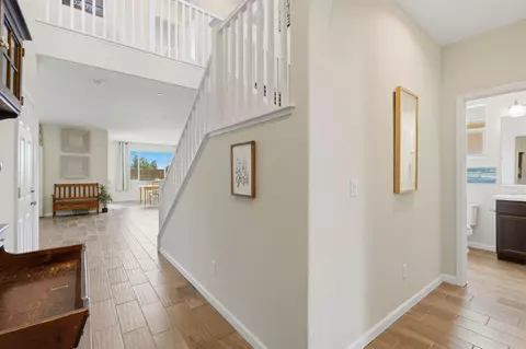 Entry Way - 470 Daphne Ln, Lemoore, CA 93245 photo 1 of 4