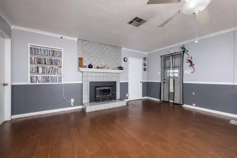 Living - 1683 E Cheryl Ln, Tulare, CA 93274 photo 4 of 4