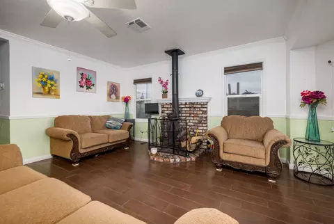 Living - 1683 E Cheryl Ln, Tulare, CA 93274 photo 3 of 4