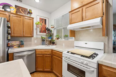 Kitchen - 142 S Filbert Rd, Exeter, CA 93221 photo 5 of 6