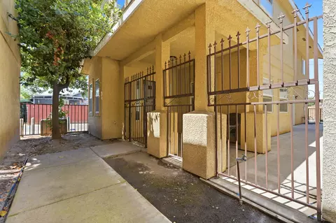 142 S Filbert Rd, Exeter, CA 93221