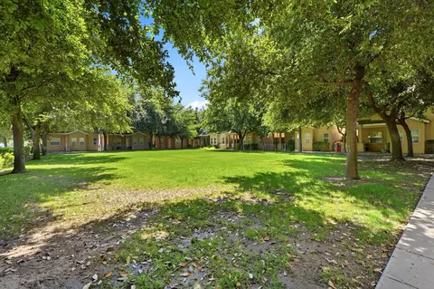 Exterior - 142 S Filbert Rd, Exeter, CA 93221 photo 7 of 8