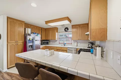 Kitchen - 505 Westgate Pl, Lemoore, CA 93245 photo 1 of 6