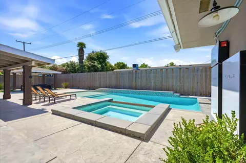 Exterior - 365 E Sycamore Dr, Hanford, CA 93230 photo 11 of 14