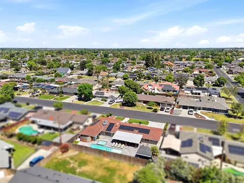 View/Area - 365 E Sycamore Dr, Hanford, CA 93230 photo 3 of 4