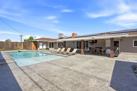 Exterior - 365 E Sycamore Dr, Hanford, CA 93230 photo 9 of 14