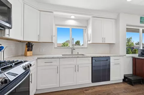 Kitchen - 365 E Sycamore Dr, Hanford, CA 93230 photo 5 of 8