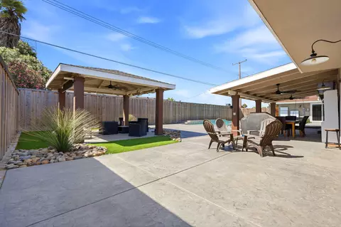 Exterior - 365 E Sycamore Dr, Hanford, CA 93230 photo 7 of 14