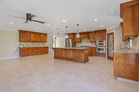 Kitchen - 27906 Morgans Dr, Exeter, CA 93221 photo 2 of 5