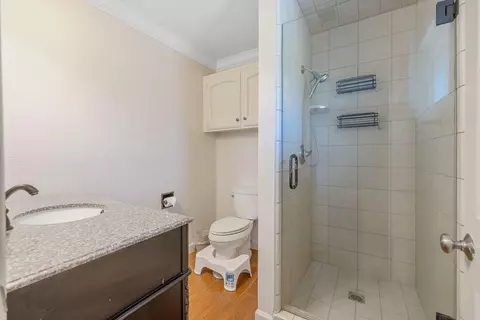 Bath - 27906 Morgans Dr, Exeter, CA 93221 photo 3 of 7