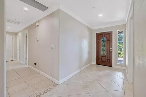 Entry Way - 27906 Morgans Dr, Exeter, CA 93221 photo 2 of 3