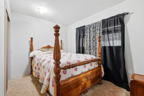 Bedroom - 5308 E Mount Whitney Ave, Laton, CA 93242 photo 1 of 5