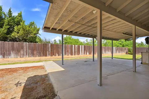 Exterior - 5308 E Mount Whitney Ave, Laton, CA 93242 photo 8 of 11