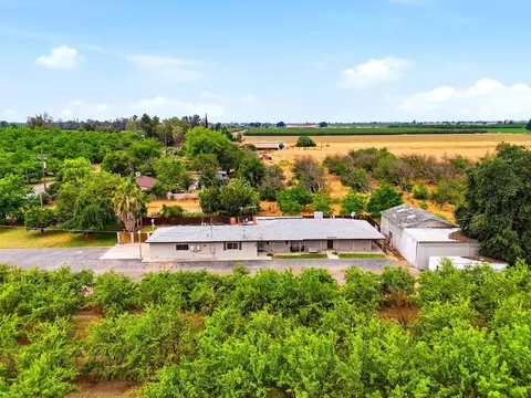 View/Area - 5308 E Mount Whitney Ave, Laton, CA 93242 photo 8 of 17