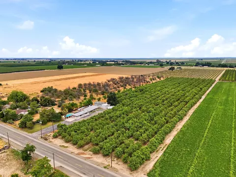 View/Area - 5308 E Mount Whitney Ave, Laton, CA 93242 photo 4 of 17