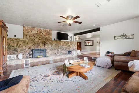 Living - 5308 E Mount Whitney Ave, Laton, CA 93242 photo 6 of 6