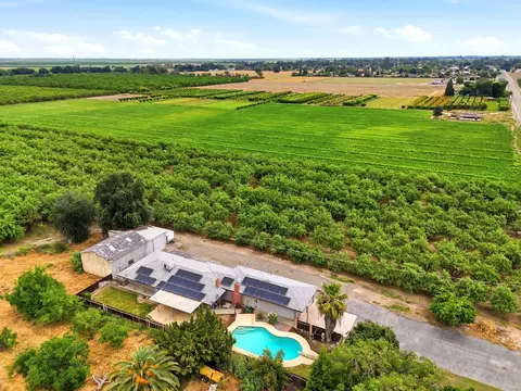 View/Area - 5308 E Mount Whitney Ave, Laton, CA 93242 photo 10 of 17