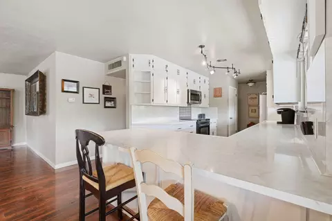 Kitchen - 5308 E Mount Whitney Ave, Laton, CA 93242 photo 2 of 5