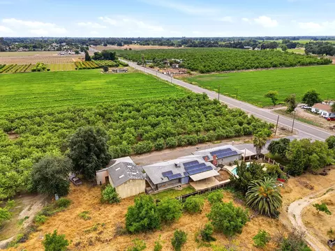 View/Area - 5308 E Mount Whitney Ave, Laton, CA 93242 photo 12 of 17