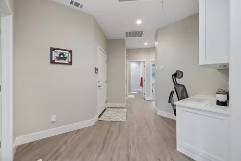 Entry Way - 570 Little Ln, Exeter, CA 93221 photo 7 of 9