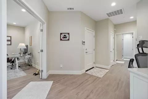 Entry Way - 570 Little Ln, Exeter, CA 93221 photo 4 of 9