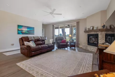Living - 570 Little Ln, Exeter, CA 93221 photo 2 of 3