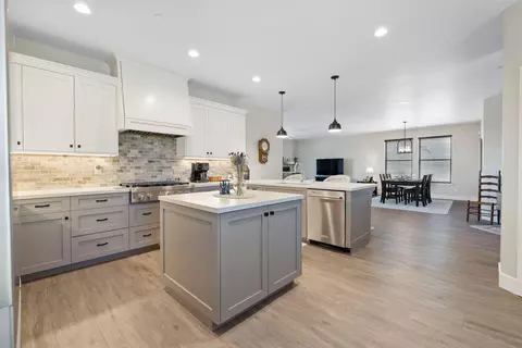 Kitchen - 570 Little Ln, Exeter, CA 93221 photo 2 of 8