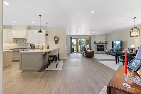 Entry Way - 570 Little Ln, Exeter, CA 93221 photo 3 of 9