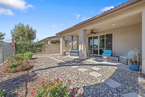 Exterior - 570 Little Ln, Exeter, CA 93221 photo 5 of 12