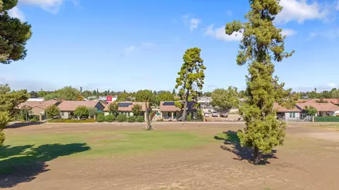 View/Area - 570 Little Ln, Exeter, CA 93221 photo 3 of 11