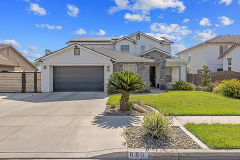 680 Inverness St, Tulare, CA 93274