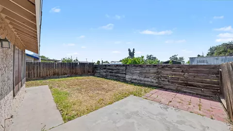 Exterior - 807 E Harold Ave, Visalia, CA 93292 photo 8 of 8
