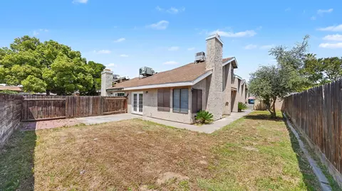 Exterior - 807 E Harold Ave, Visalia, CA 93292 photo 6 of 8