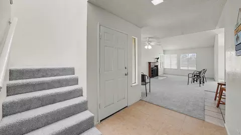 Entry Way - 807 E Harold Ave, Visalia, CA 93292 photo 3 of 4