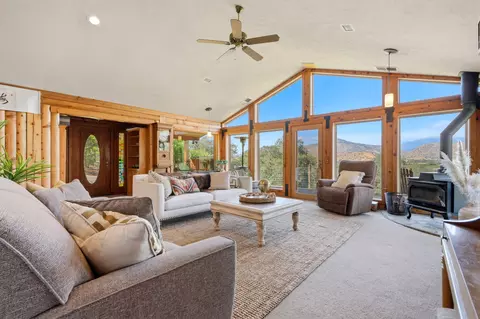 33435 Globe Dr, Springville, CA 93265