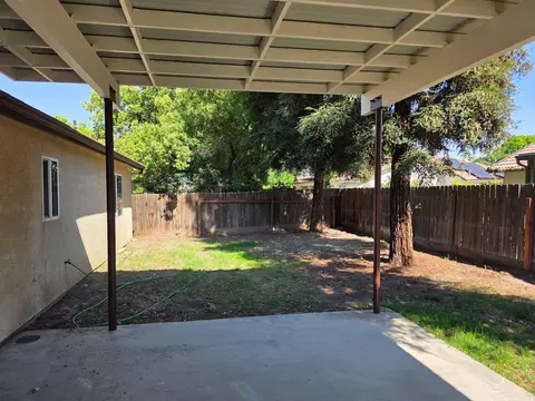 Exterior - 4011 E Oak Ave, Visalia, CA 93292 photo 3 of 6
