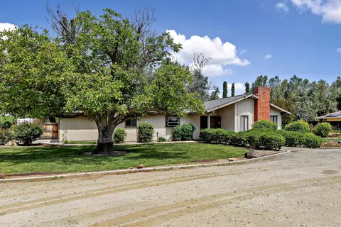 12066 Excelsior Ave, Hanford, CA 93230