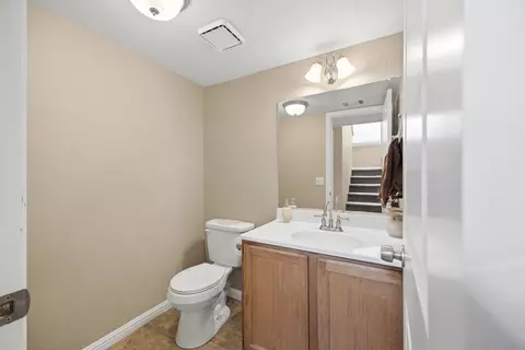 Bath - 281 Somerset Dr, Lemoore, CA 93245 photo 1 of 4