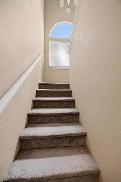 Entry Way - 281 Somerset Dr, Lemoore, CA 93245 photo 3 of 4