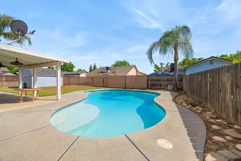 Exterior - 281 Somerset Dr, Lemoore, CA 93245 photo 13 of 13
